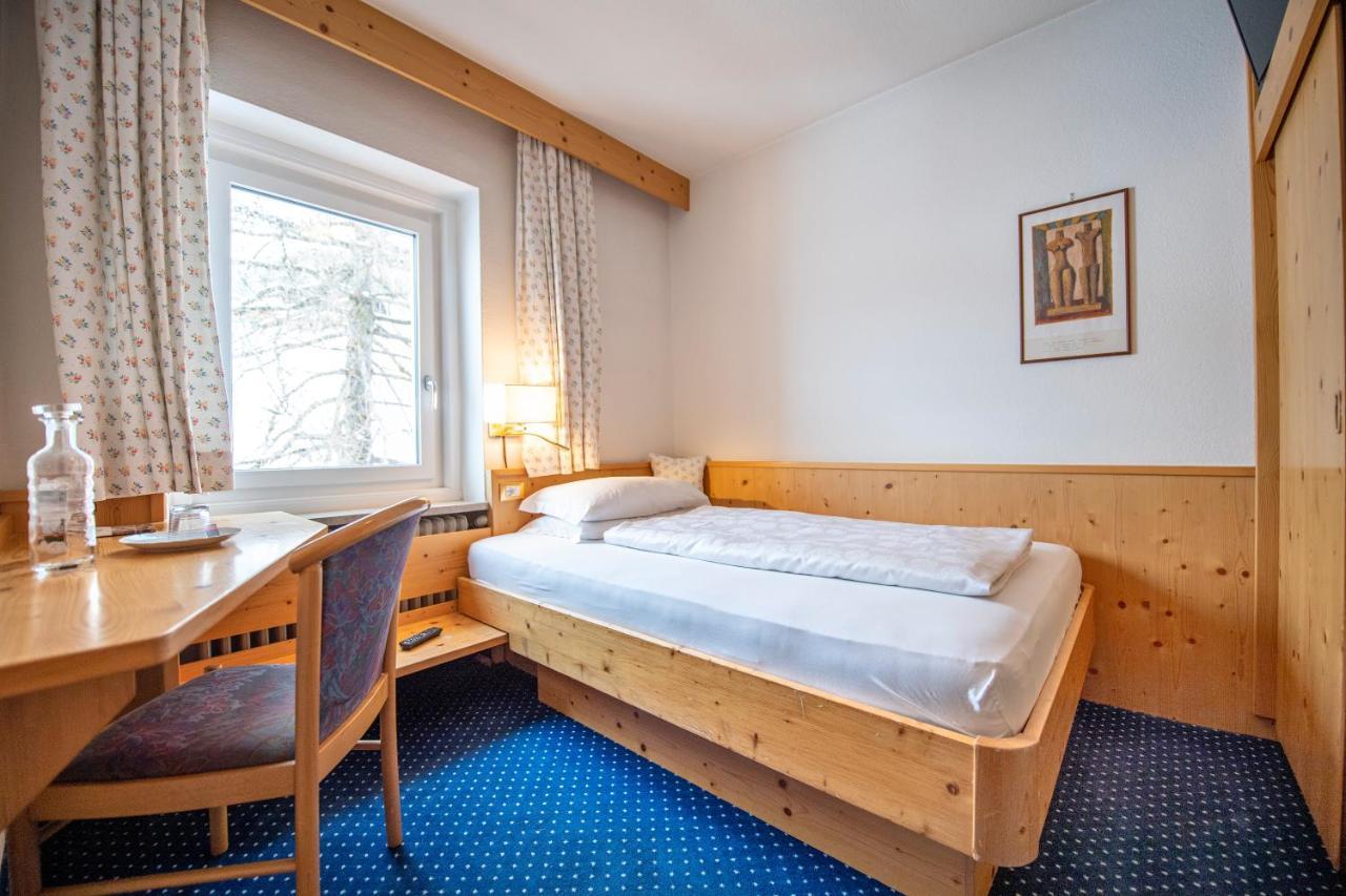 Garni Bondi Bed & Breakfast Selva di Val Gardena Exterior photo
